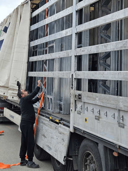 Portekiz İçin Ürettik: 120 m² Çelik Evimiz Şimdi Portekiz Yolunda!